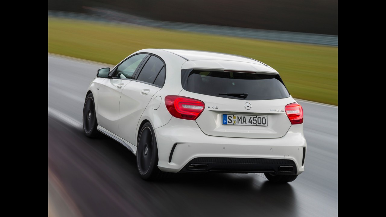 Desbancado pelo RS3, A45 AMG reestilizado terá potência elevada para 400 cv