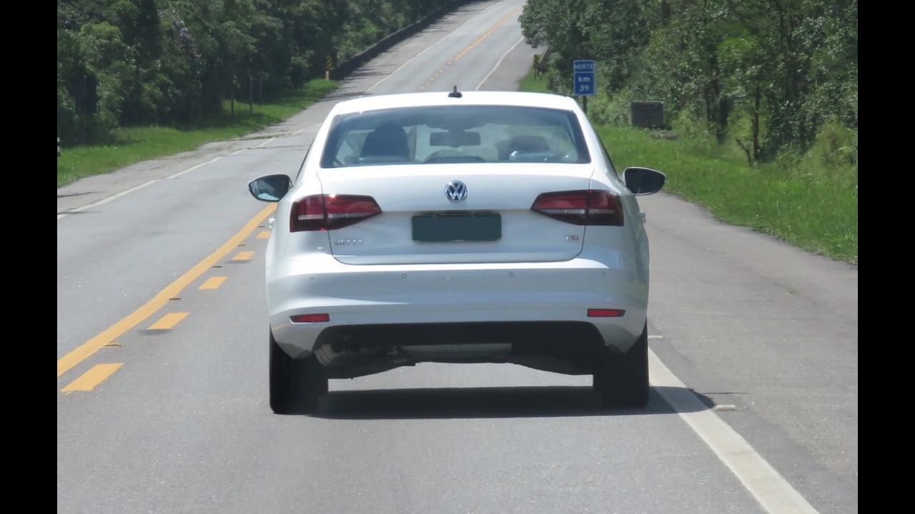 Flagra: pegamos o novo VW Jetta 1.4 TSI Flex de capô aberto!