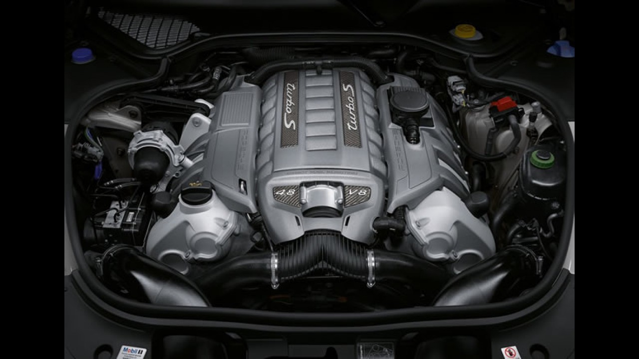 Porsche revela o Panamera Turbo S - Motor de V8 de 550 cv tem consumo de 9,7 km/litro
