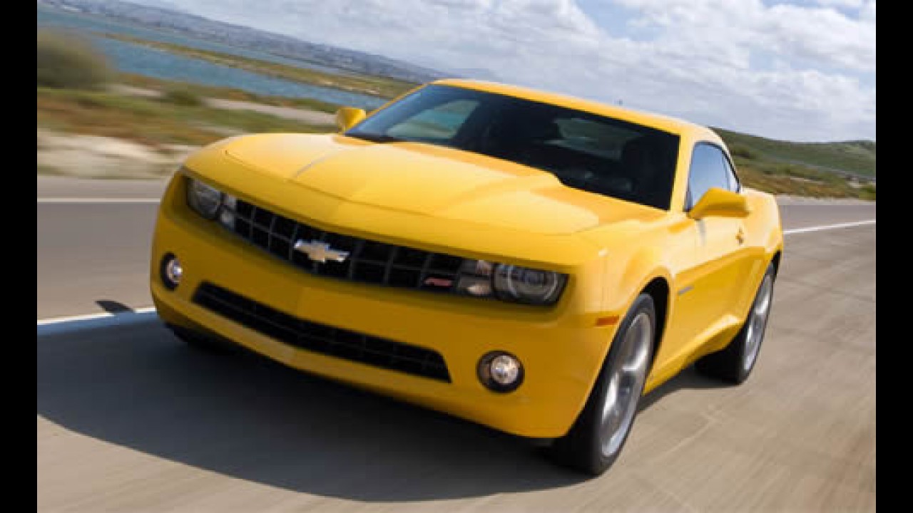 GM divulga vídeo da produção e entrega do primeiro Camaro 2010