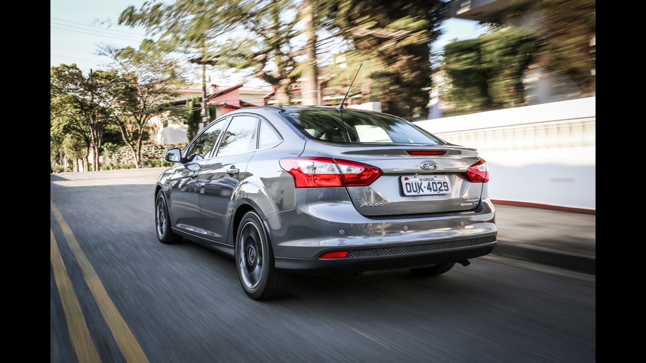 Teste CARPLACE: os novos Focus e Sentra encaram Civic e C4 Lounge
