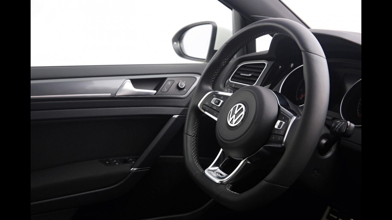 Europa: Golf VII fica mais agressivo com pacote R-Line