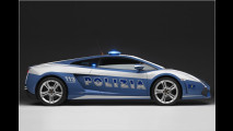 Polizei fährt Lambo
