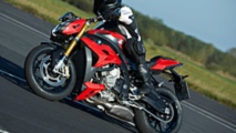 2013 EICMA: 2014 BMW S 1000 R — Official Specs Reveal 160 HP