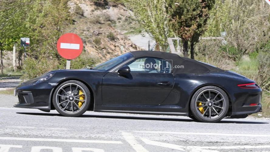 Porsche 911 Speedster spy photo