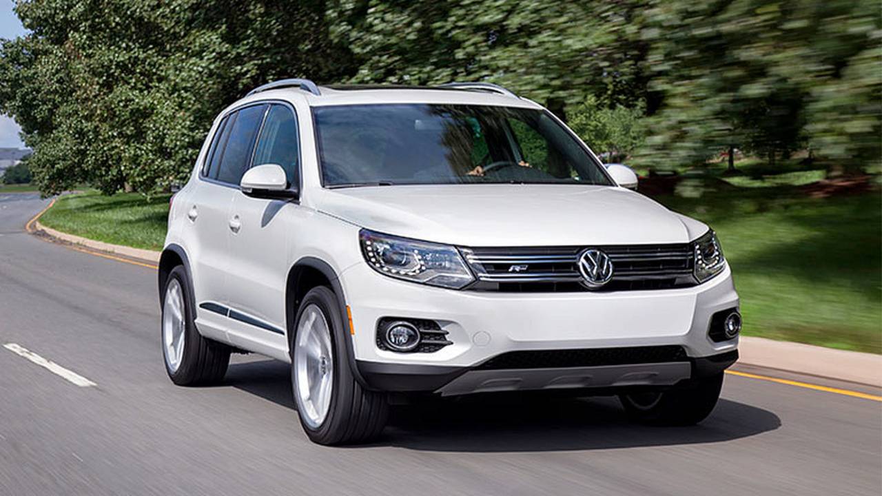 2014 Volkswagen Tiguan cruising