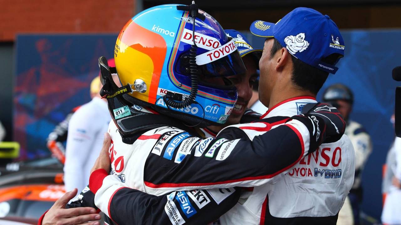 Ganadores de la carrera Fernando Alonso, Sébastien Buemi, Kazuki Nakajima, Toyota Gazoo Racing