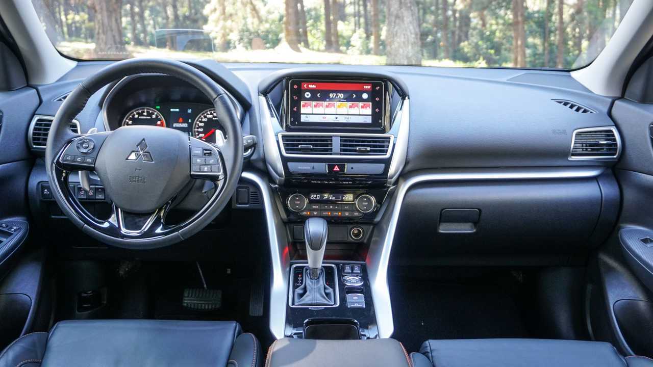 Comparativo: Honda HR-V Touring x Mitsubishi Eclipse Cross