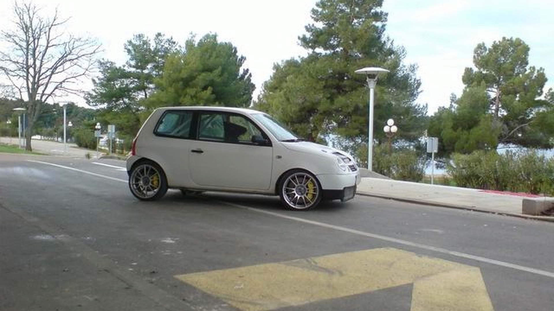 VIDEO VW Lupo with Twin VR6 Engines Launches