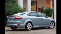 James Bond fährt Ford