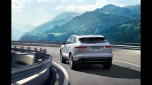 Frankfurt'ta Bombalar Art Arda Patlıyor - İşte tüm Yönleriyle Jaguar F Pace