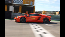 Pirelli P Zero Corsa System, a Valencia con McLaren MP4-12C, Lamborghini Aventador e Porsche 911