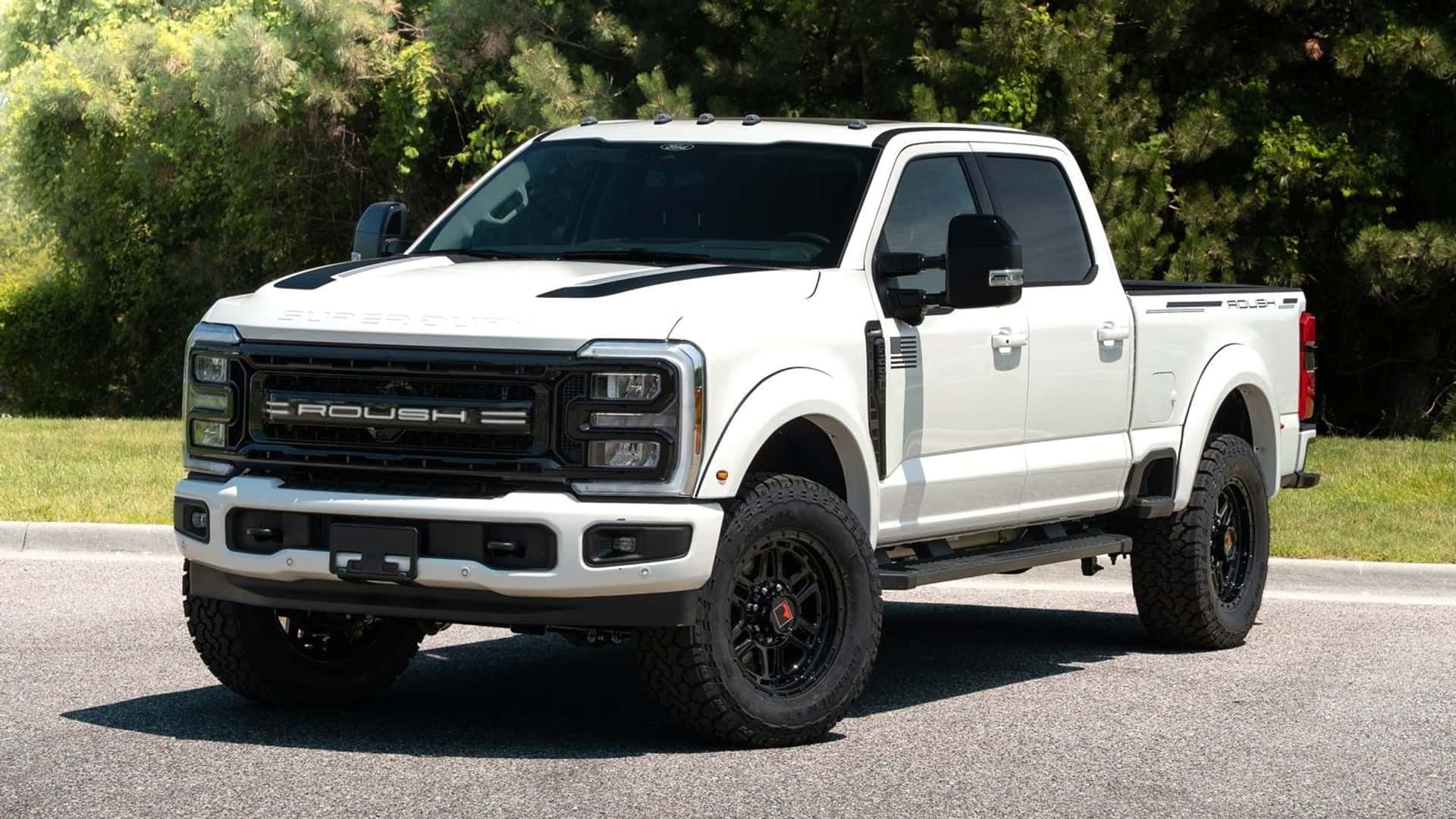 Roush 推出 2027 年式 Super Duty 套件，要價 21,399 美元，動力不變