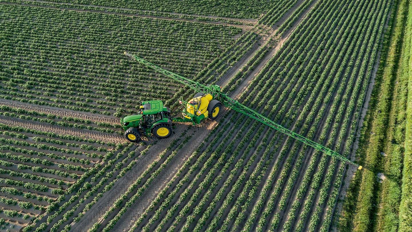 John Deere R700i, irroratrice trainata con tecnologia PWM