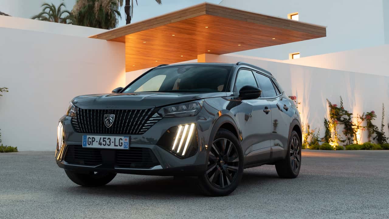 Peugeot e-2008 (2023)