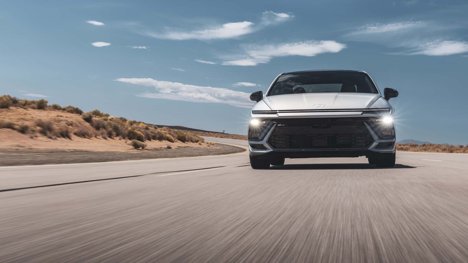 https://cdn.motor1.com/images/mgl/zx9zm6/s1/2024-hyundai-sonata-n-line.jpg