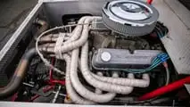 Mini pick-up modificado con Ford V8