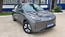 Geely EX2 Pro durante o lançamento no Brasil