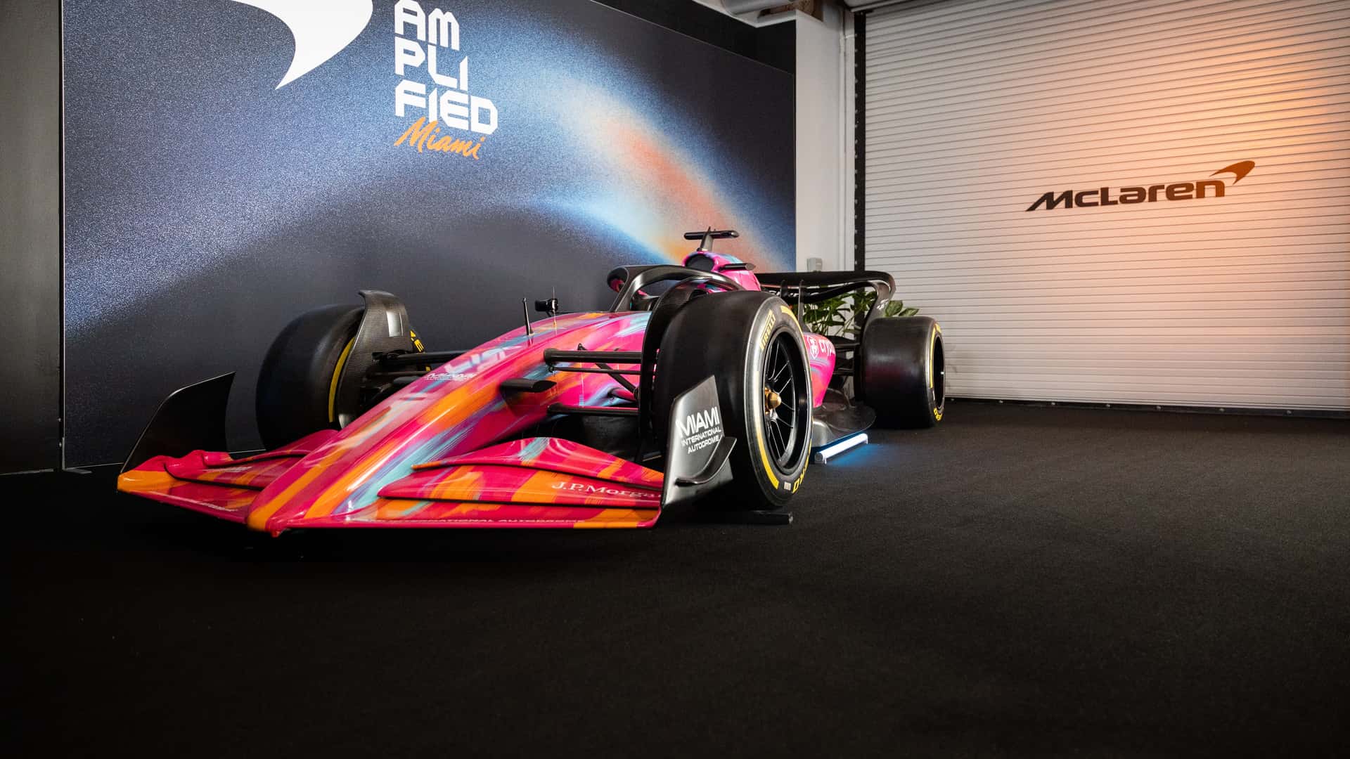 https://cdn.motor1.com/images/mgl/zxBbRq/s1/miami-international-autodrome-mclaren-750s.jpg
