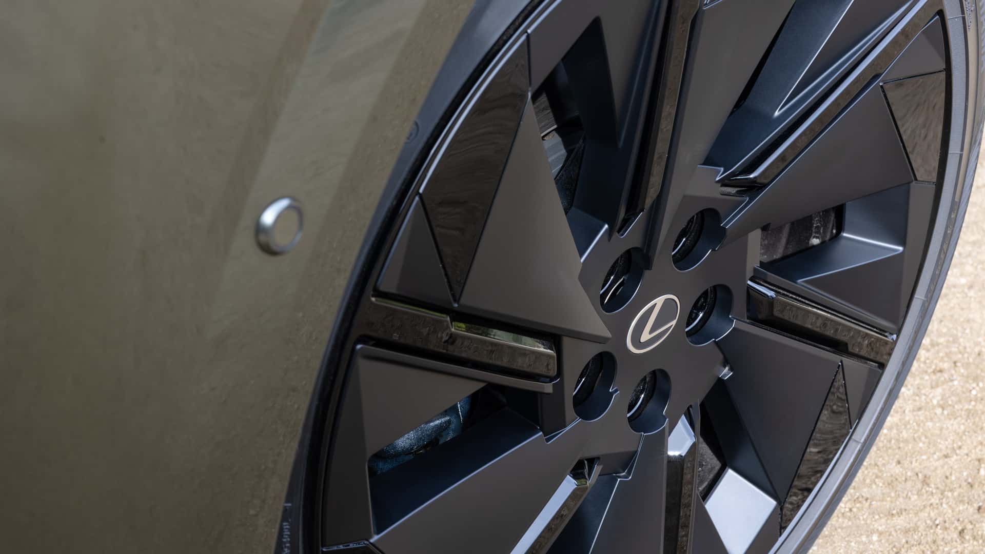 https://cdn.motor1.com/images/mgl/zxJEm7/s1/2027-lexus-tz.jpg