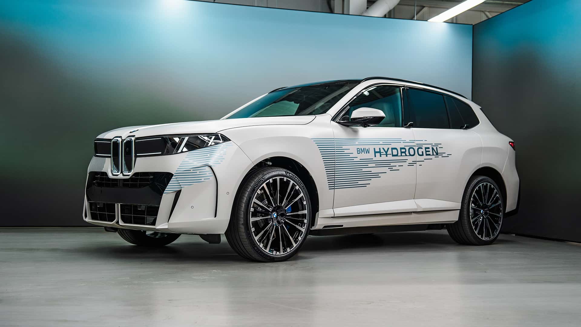 BMW iX5 Hydrogen 2028: La Apuesta de BMW por el Hidrógeno y su Rol en el Almacenamiento de Energía
