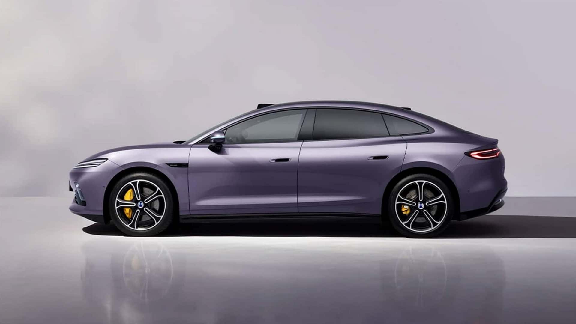 Compradores Canadienses de Autos Eléctricos Esperan Ofertas Chinas