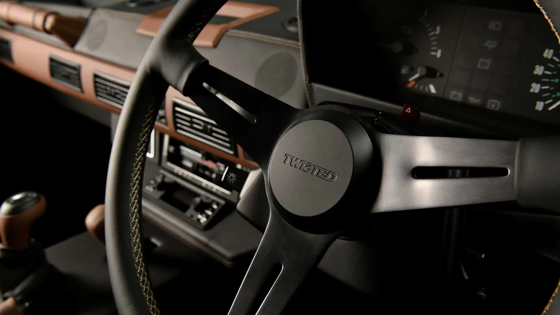 https://cdn.motor1.com/images/mgl/zxJlwL/s1/twisted-range-rover-classic-restomod-review.webp