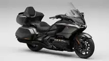 Honda Goldwing 2024, Studio, gris pesado metalizado, vista delantera en ángulo recto