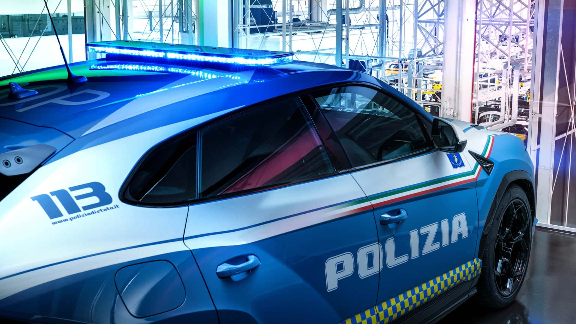 la-lamborghini-urus-performante-della-polizia-di-stato.jpg