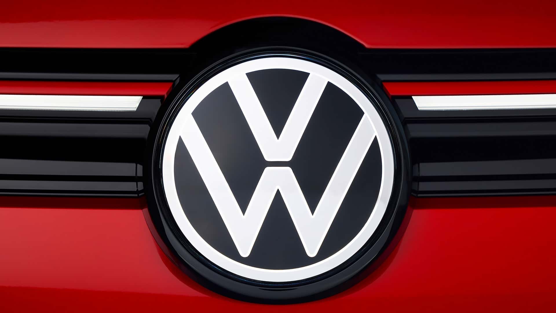 https://cdn.motor1.com/images/mgl/zxQMz7/s1/vw-golf-gti-2024.jpg