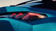 Immagini ufficiali della Peugeot E-3008 2024