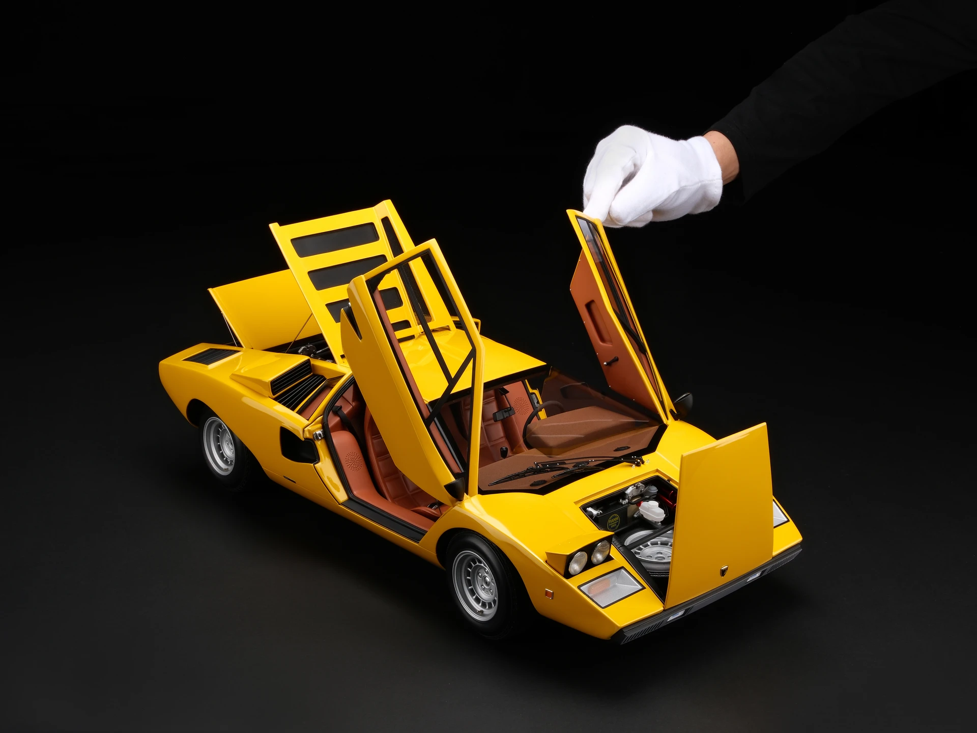 This 1:8 Scale Lamborghini Countach Costs More Than A Real Nissan