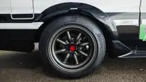 Toyota Corolla Levin AE86 BEV in der Sitzprobe