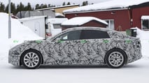 Mercedes C-Klasse EQ als Erlkönig im Schnee