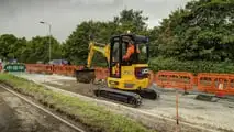 JCB: nuovi escavatori compatti 25Z-1 e 26C-1