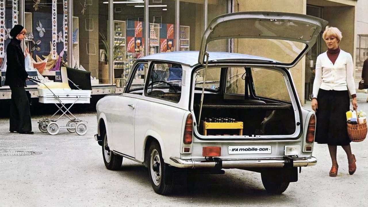 Trabant 601 в три четверти сзади