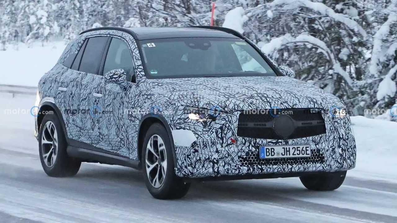 2023 Mercedes GLC Yeni Casus Fotoğraf.