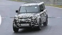 Land Rover Defender 130 (2023) als Erlkönig auf dem Nürburgring