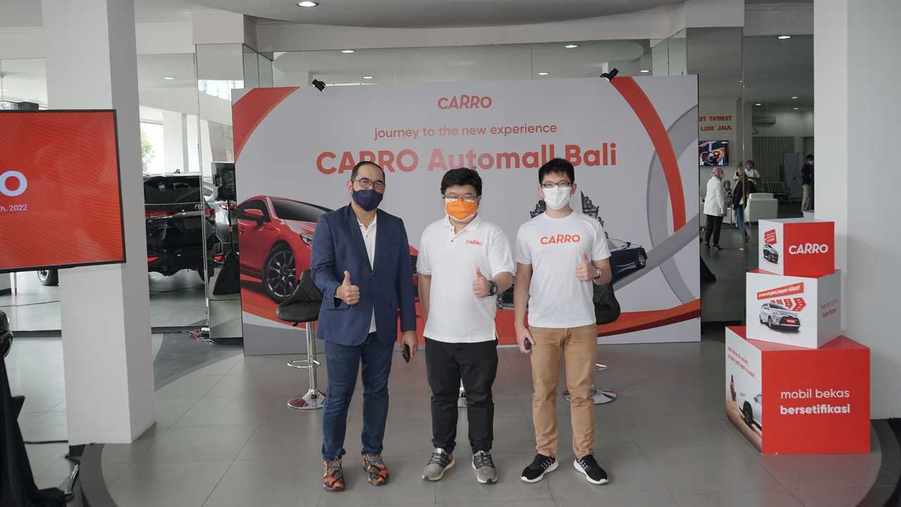 Suasana pembukaan Carro Automall di Bali.