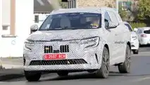 Renault Grand Austral (2023) als Erlkönig erwischt