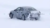 Photo d'espionnage de la berline Mercedes EQA