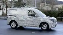 Ford Transit Courier (2023) erste Erlkönigbilder