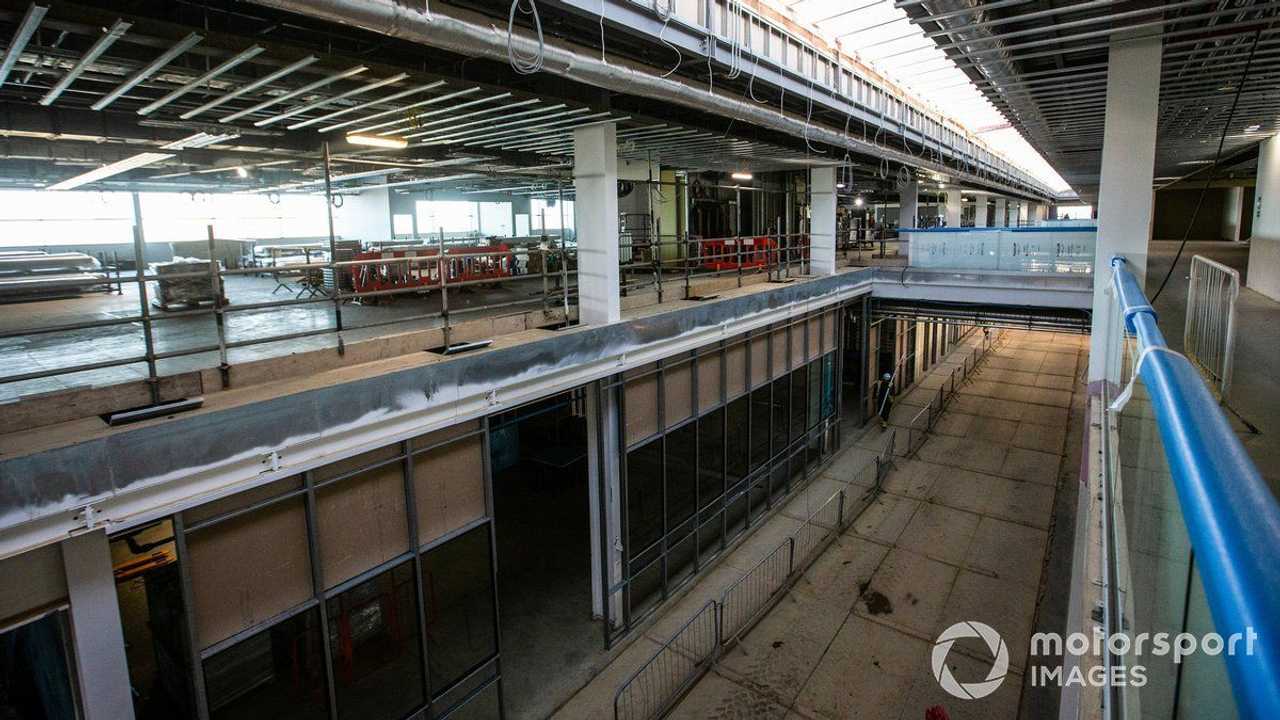 Aston Martin Silverstone factory tour 11.2022
