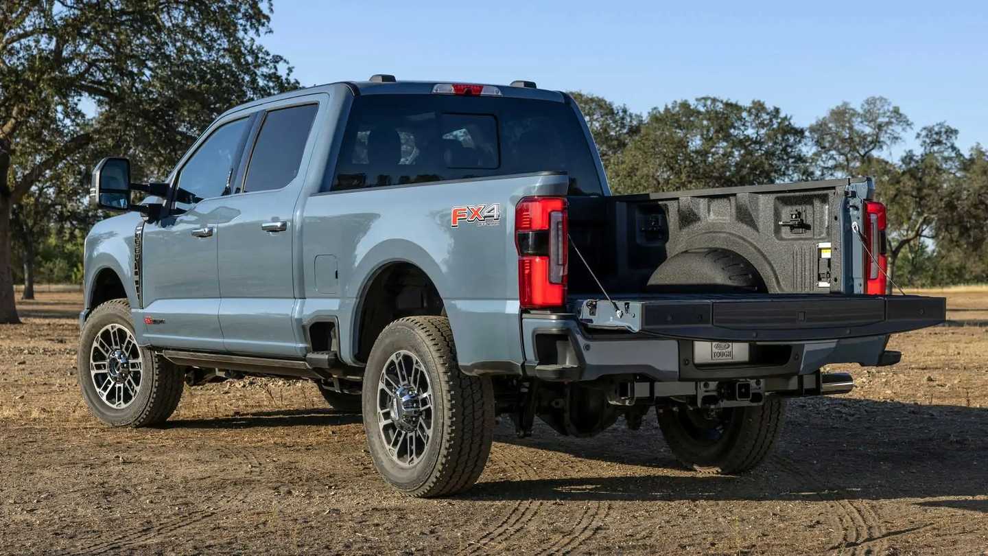 2023 Ford F-Series Super Duty Debuts Standard 6.8-liter V8, New Towing