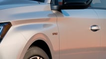 Peugeot E-308 Style: Schriftzug am Vorderwagen