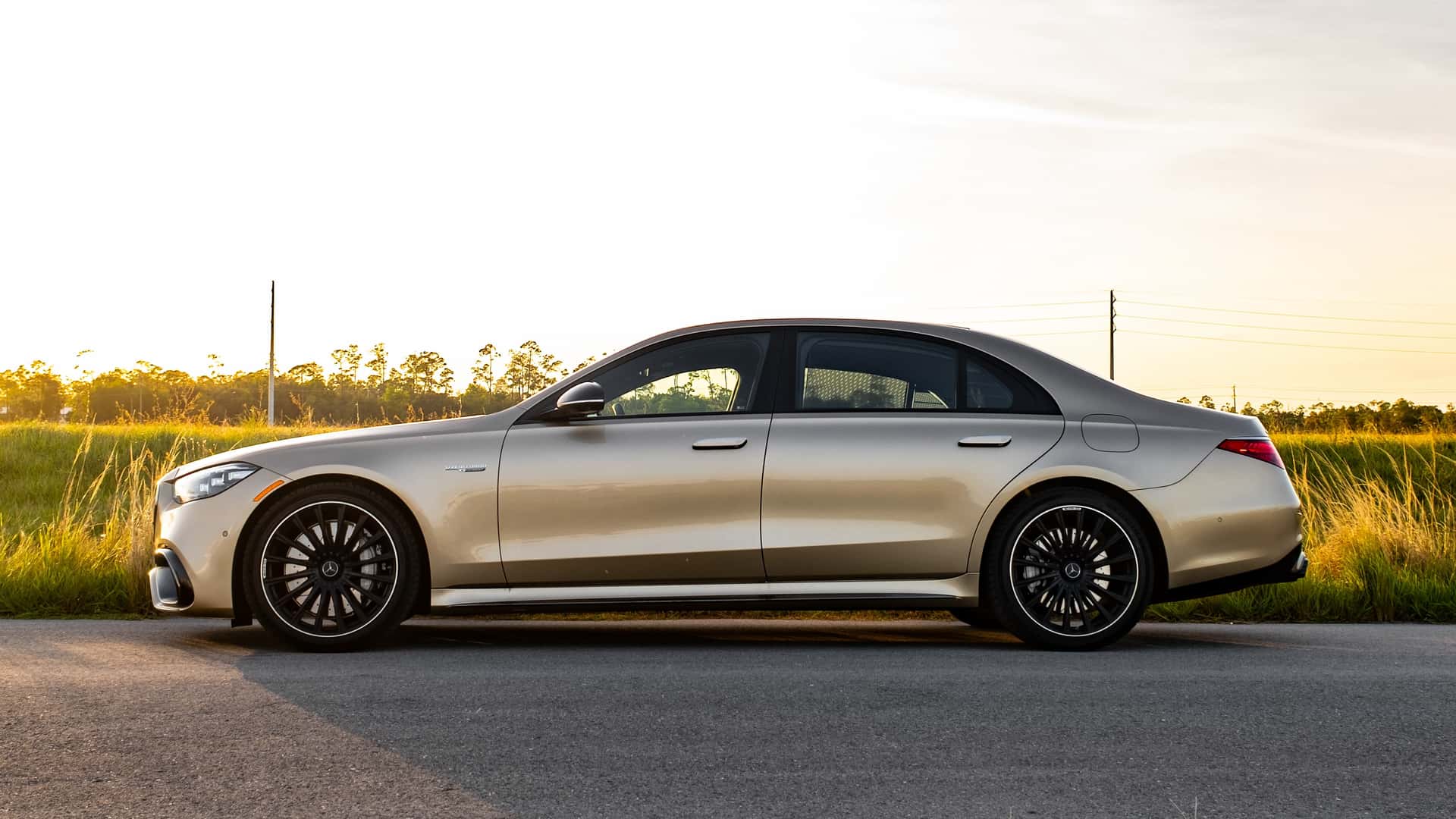 https://cdn.motor1.com/images/mgl/zxqMWq/s1/2024-mercedes-amg-s63-e-performance-review.jpg