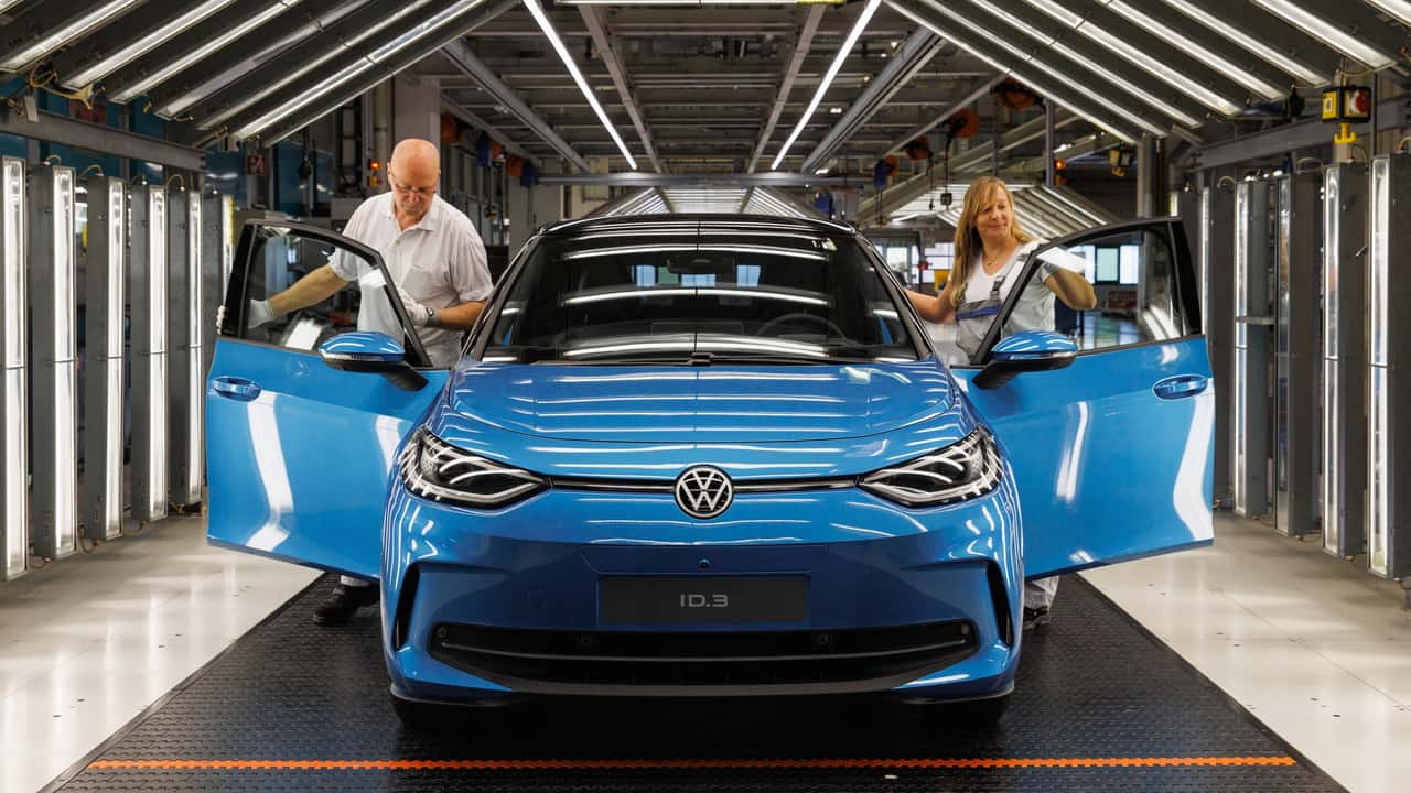 Production of the VW ID.3 in Zwickau (May 2023, light tunnel)