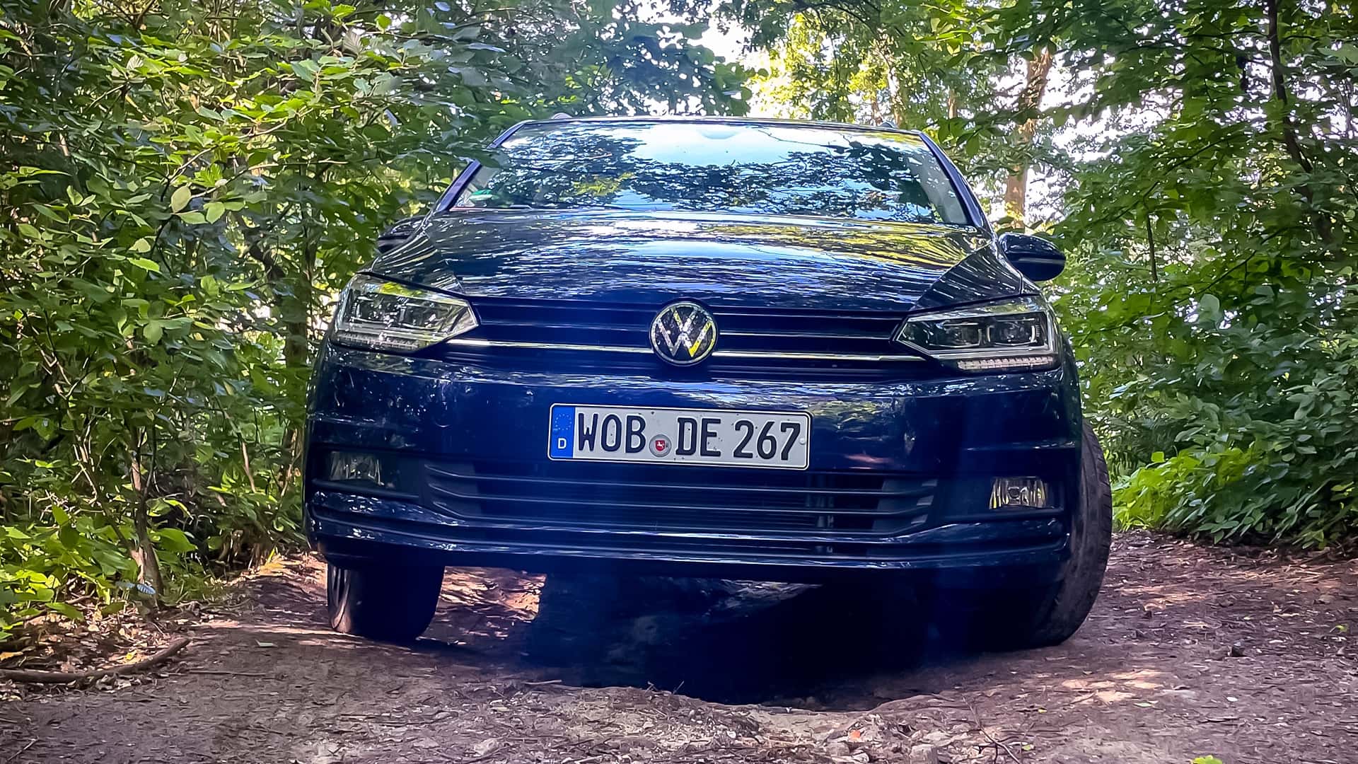 https://cdn.motor1.com/images/mgl/zxqlbW/s1/vw-touran-2.0-tdi-highline-2024-im-test.jpg