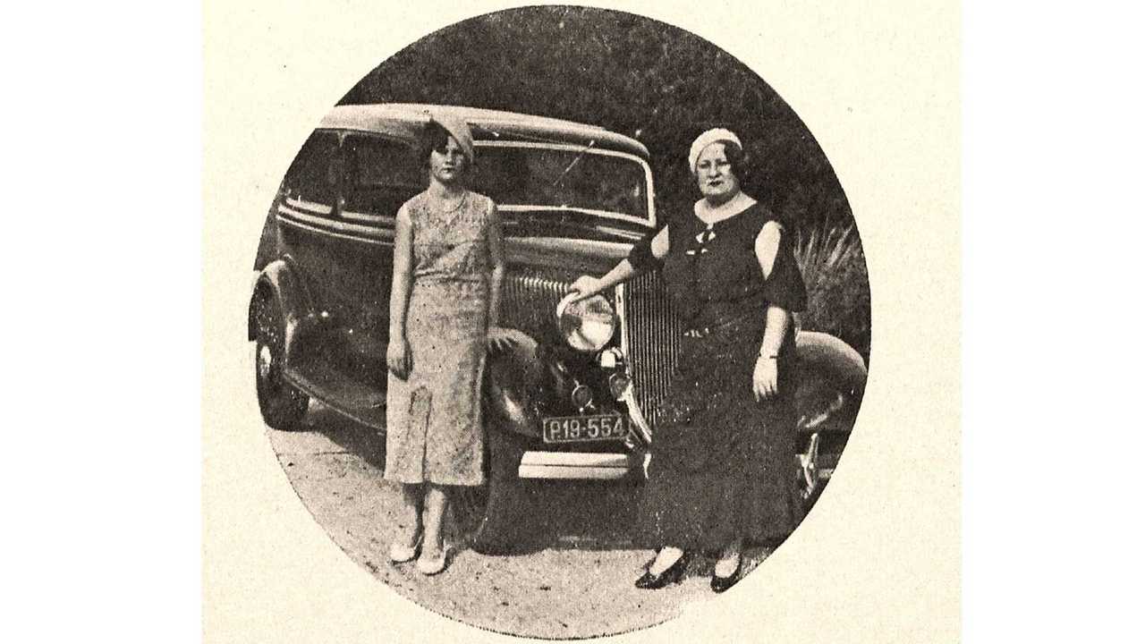 Venina, à direita, e a filha do piloto João Santiago