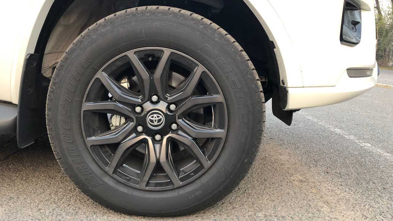 TOYOTA-SW4-GRSPORT-5